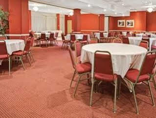 Ramada Overland Park Mission Exterior foto